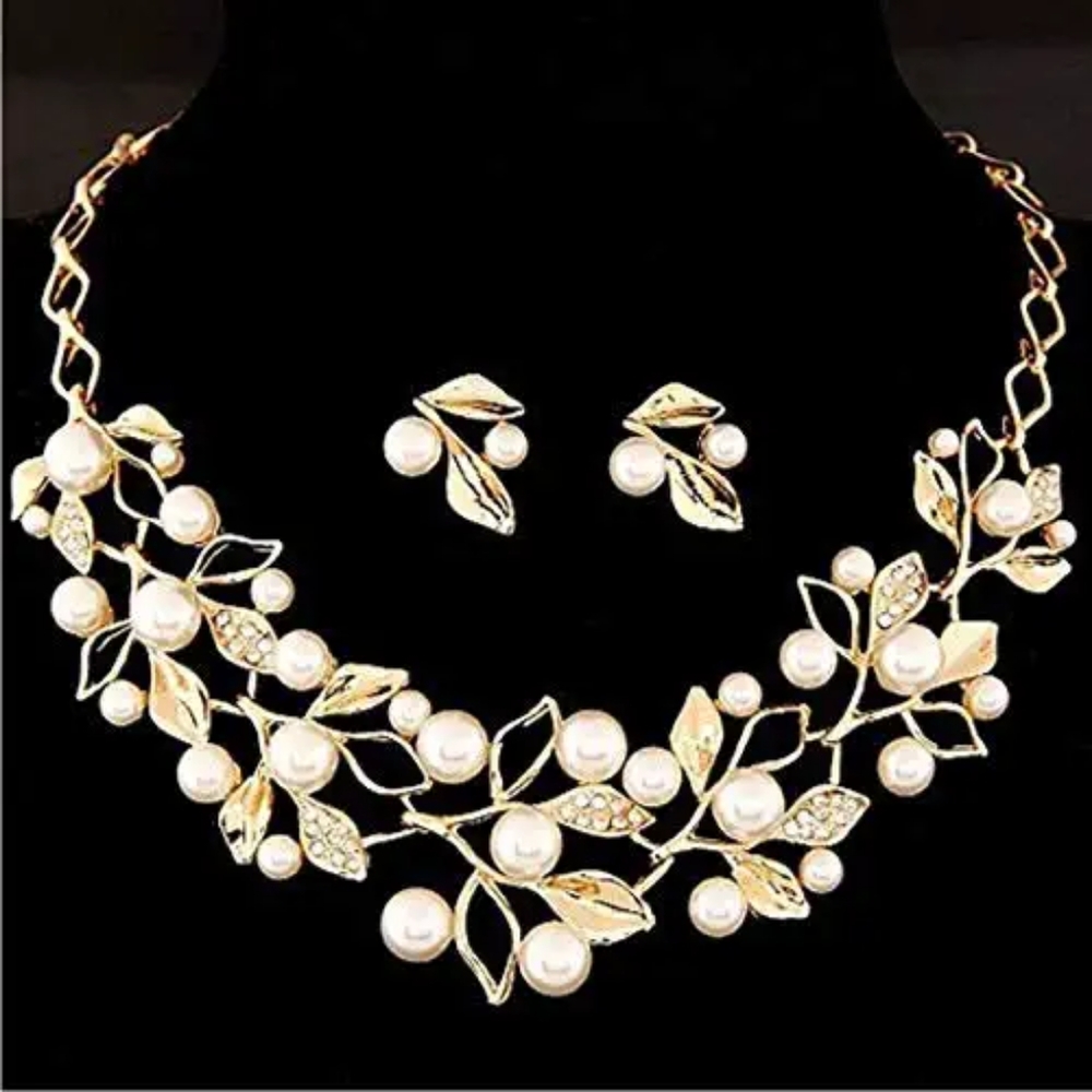 Golden neck set